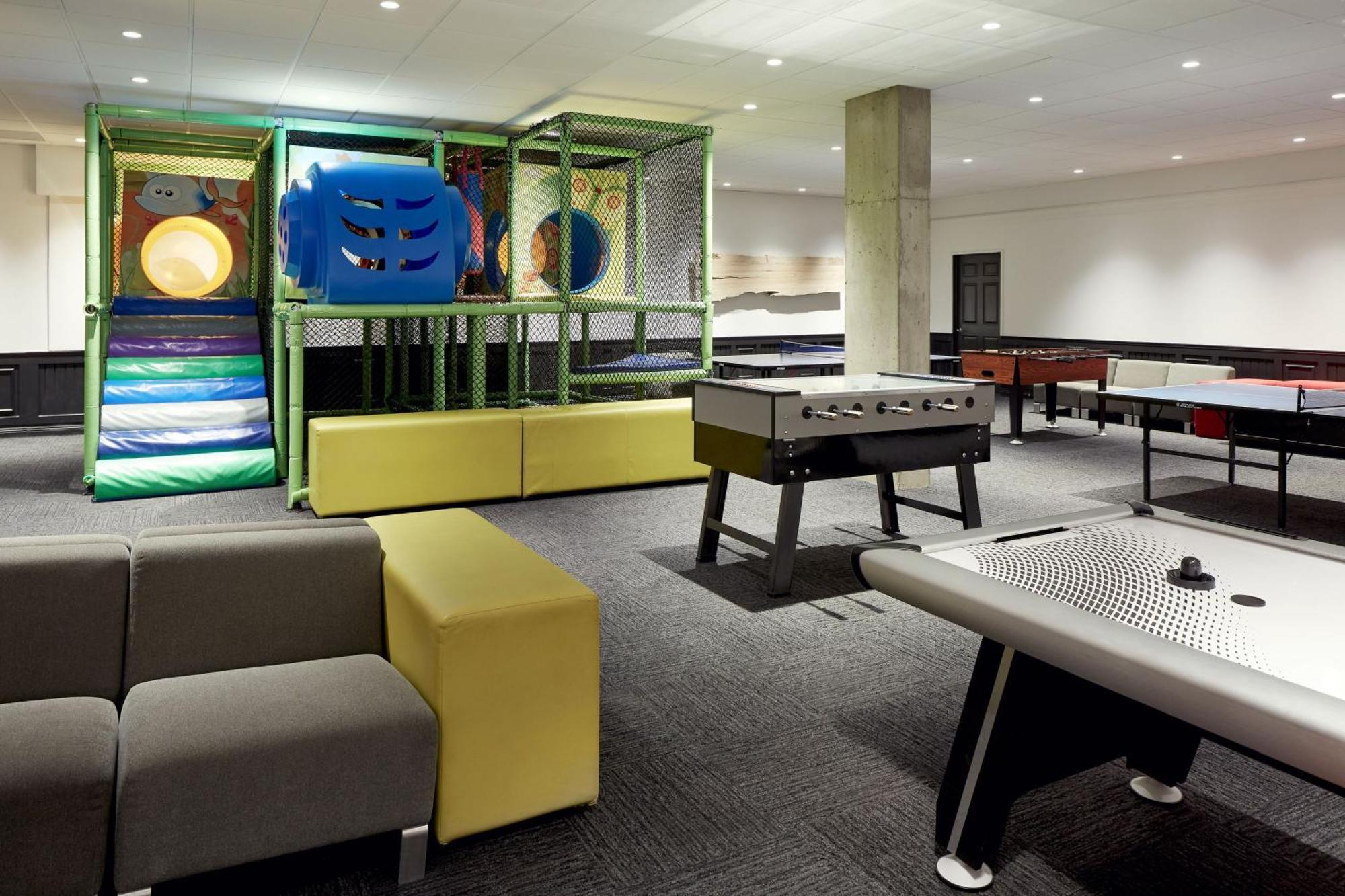 Delta Hotels By Marriott Mont Sainte-Anne, Resort & Convention Center Beaupre Exterior photo