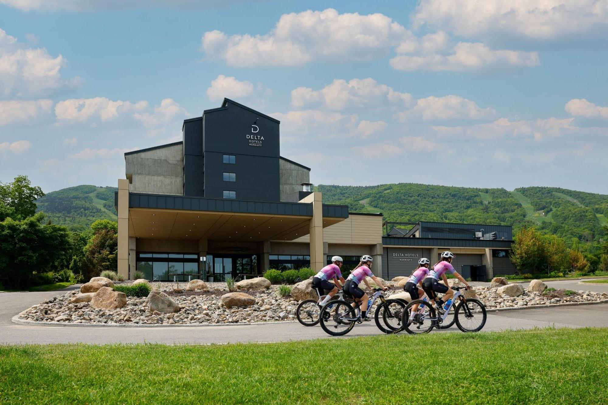 Delta Hotels By Marriott Mont Sainte-Anne, Resort & Convention Center Beaupre Exterior photo